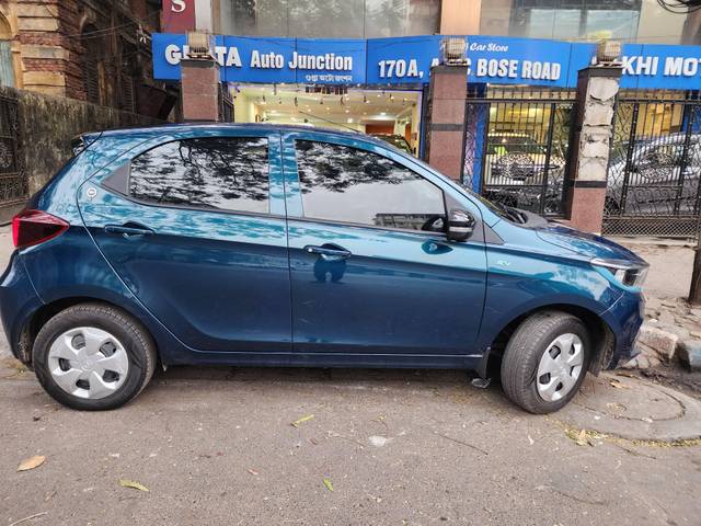 https://images10.gaadi.com/usedcar_image/4334323/original/processed_1680845ef9fa8dc500b2b630b079a756.jpg?imwidth=6401