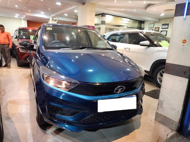 https://images10.gaadi.com/usedcar_image/4334323/original/processed_25c45e2741966bfd807282224ec1ef1b.jpg?imwidth=6400