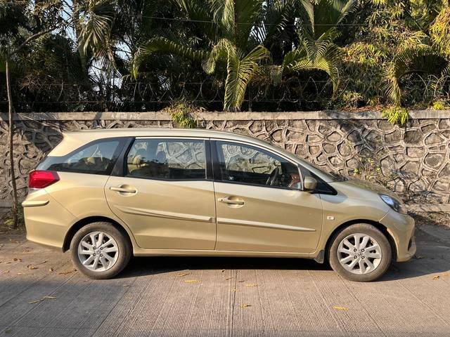 https://images10.gaadi.com/usedcar_image/4334340/original/processed_5784ce878003d1e80bd373b150a5c533.jpg?imwidth=6401