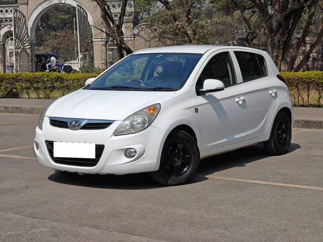 https://images10.gaadi.com/usedcar_image/4334356/original/processed_334423804d512e77ef72638a5f01cf04.jpg?imwidth=6400