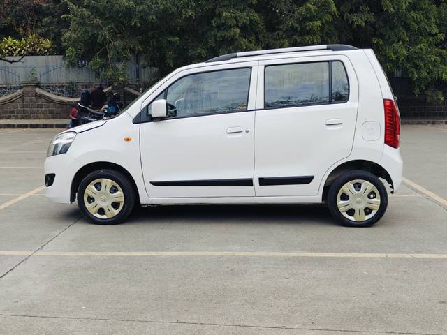 https://images10.gaadi.com/usedcar_image/4334369/original/8e0175781885147de85187dcc2014fd5.jpg?imwidth=6402