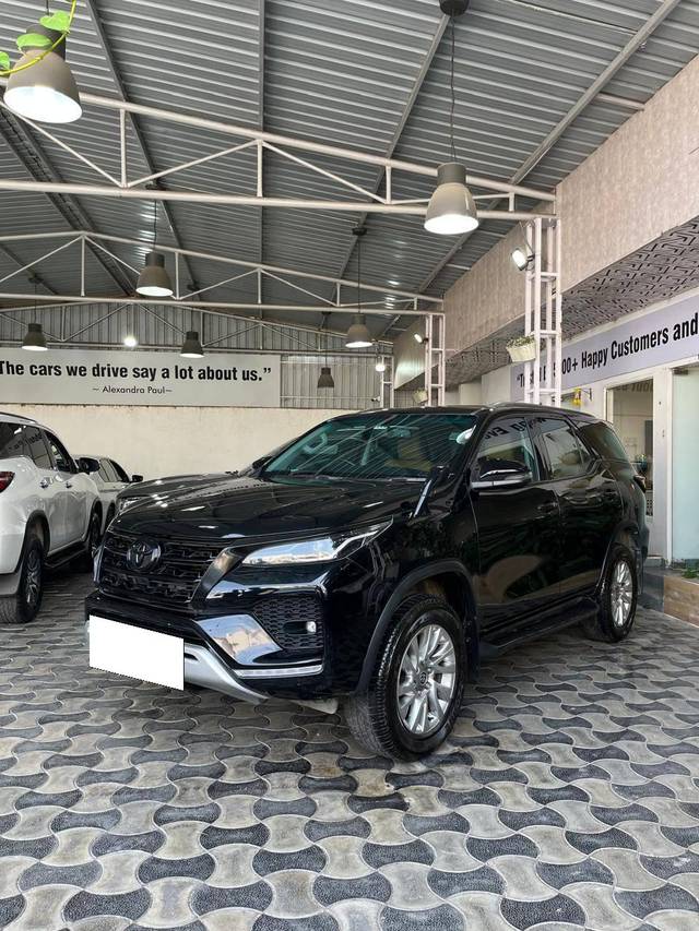 https://images10.gaadi.com/usedcar_image/4334408/original/processed_c1ac99d99fc0862b9b097824421059f6.jpg?imwidth=6400