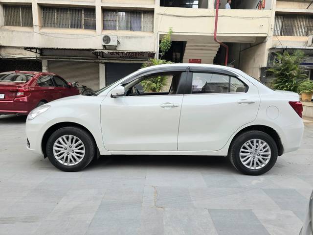 https://images10.gaadi.com/usedcar_image/4334424/original/processed_60c16955fe15205217bfe2ec18f6d651.jpg?imwidth=6402