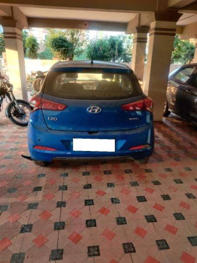 https://images10.gaadi.com/usedcar_image/4334473/original/36cae0c49bb9dfcc7bfe2d320500f9a5.jpeg?imwidth=6401