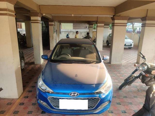 https://images10.gaadi.com/usedcar_image/4334473/original/47684559a86600706f01ad633962fbfd.jpeg?imwidth=6400