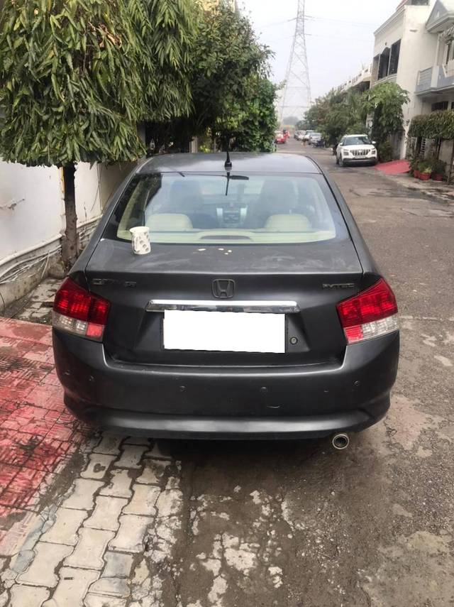 https://images10.gaadi.com/usedcar_image/4334517/original/processed_de0ec82f-58bb-42e1-b651-29b5495eb1e4.jpeg?imwidth=6401