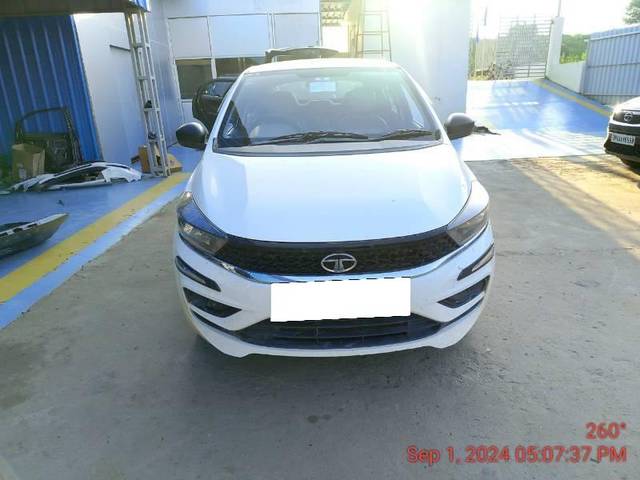 https://images10.gaadi.com/usedcar_image/4334518/original/processed_53e5c174-5f91-460a-8b8b-6ca28b191924.jpg?imwidth=6400