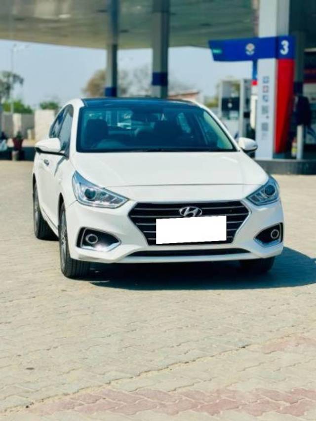 https://images10.gaadi.com/usedcar_image/4334616/original/processed_b42dfaca-f419-4ef7-b13c-36c4488060f3.jpg?imwidth=6400