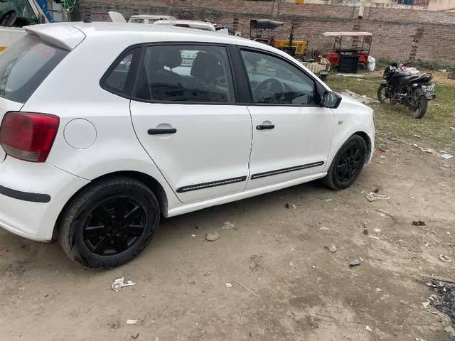 https://images10.gaadi.com/usedcar_image/4334624/original/processed_9be09abe-d9ef-4e9e-ba3f-5511813b2248.jpeg?imwidth=6402