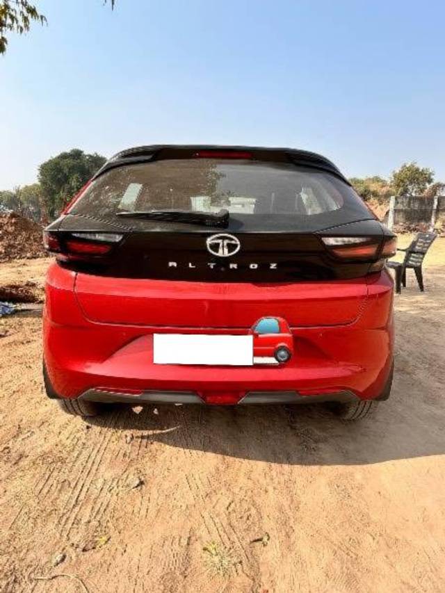 https://images10.gaadi.com/usedcar_image/4334626/original/processed_3ade0064-bba9-41ed-8c28-26cf4309bc03.jpeg?imwidth=6402