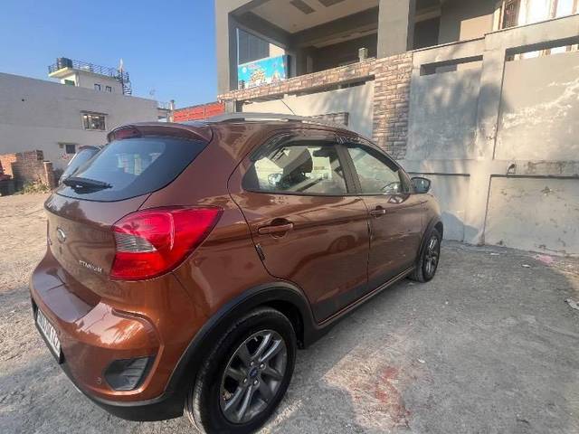 https://images10.gaadi.com/usedcar_image/4334790/original/processed_63c2b3be-8166-4db6-af82-1db24fababc8.jpeg?imwidth=6400