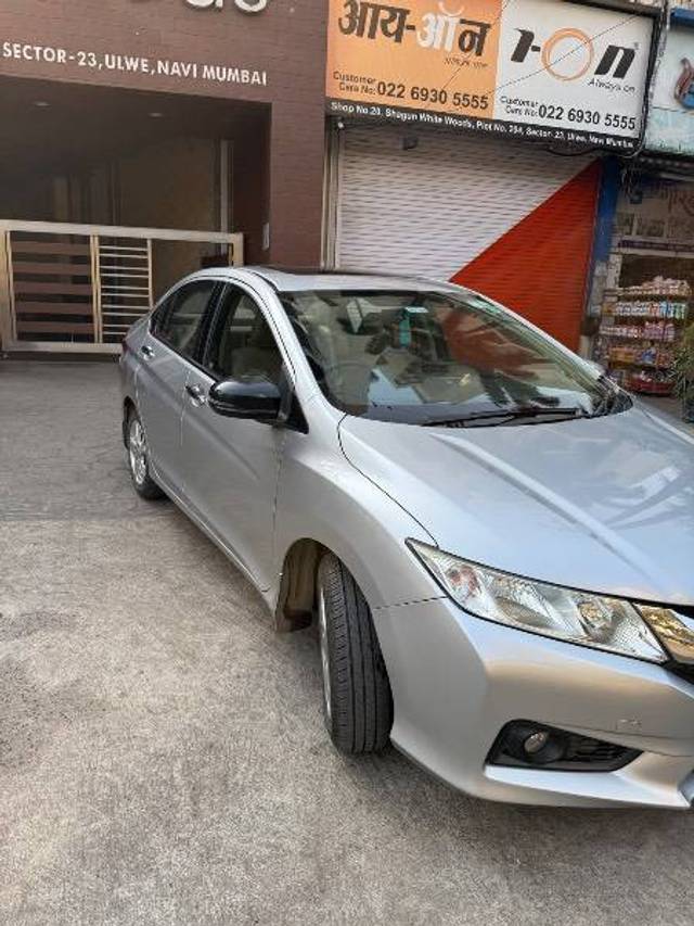 https://images10.gaadi.com/usedcar_image/4334810/original/b71b0e58be146462f578e9f7a1532323.jpeg?imwidth=6402