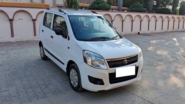 https://images10.gaadi.com/usedcar_image/4334856/original/processed_237d2678a3ac841d5472e19ca41375de.jpg?imwidth=6400