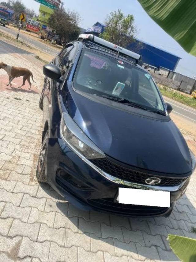 https://images10.gaadi.com/usedcar_image/4334919/original/processed_7f02c538-e28a-452a-a6d4-273661497dca.jpeg?imwidth=6401