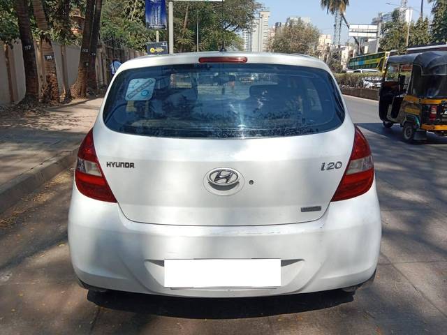 https://images10.gaadi.com/usedcar_image/4334939/original/processed_2307d8c2752e2d4a798150041db32aad.jpeg?imwidth=6401