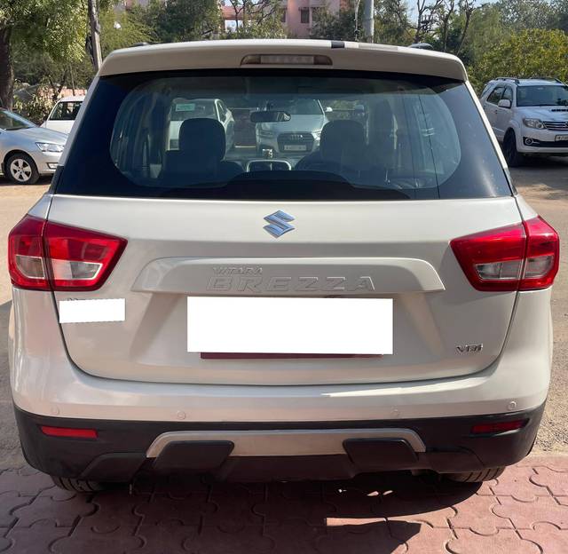 https://images10.gaadi.com/usedcar_image/4334957/original/processed_247084ef06159568526e6de49422bf67.jpg?imwidth=6402