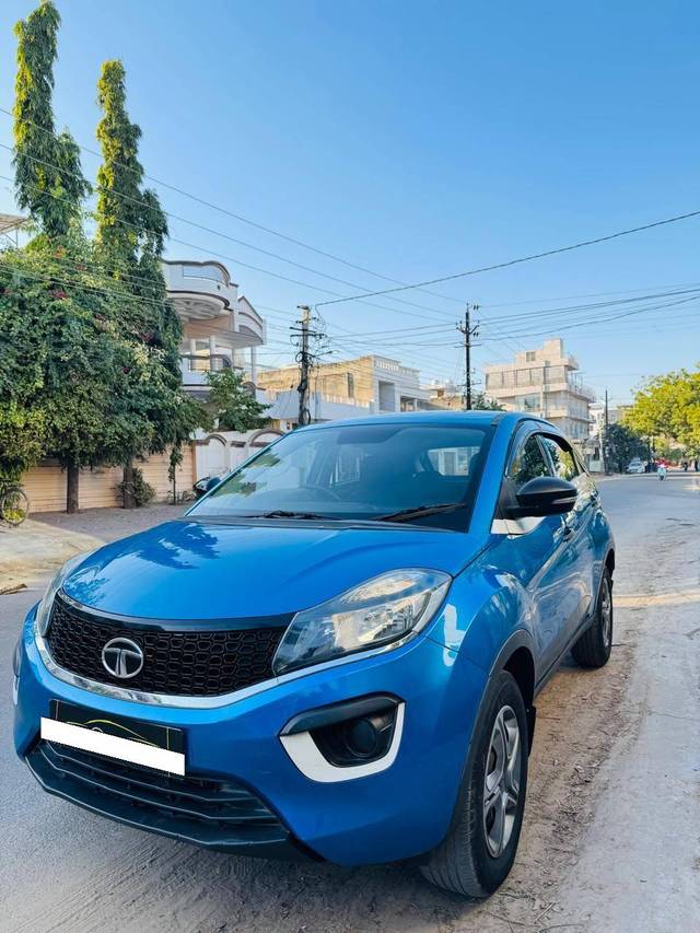 https://images10.gaadi.com/usedcar_image/4334974/original/processed_b9bfeb32f4736b727692e2e6d4d67a9a.jpeg?imwidth=6400