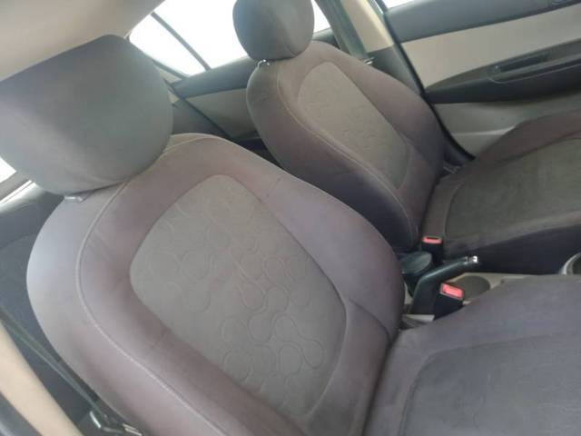 https://images10.gaadi.com/usedcar_image/4334978/original/6fad19fdf3aed2aed39db8528c9c9dbd.jpeg?imwidth=6402