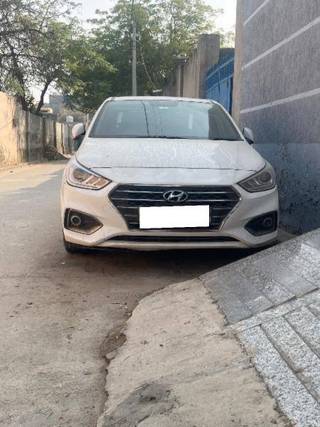 Hyundai Verna 2017-2020 Hyundai Verna CRDi 1.6 AT SX Option