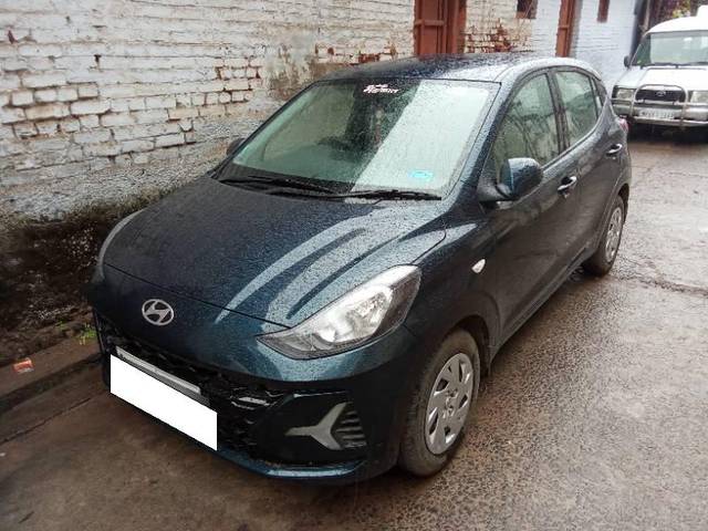 https://images10.gaadi.com/usedcar_image/4334994/original/processed_56ef5f68-3f59-4976-afa6-fbf25f2e24fd.jpg?imwidth=6400