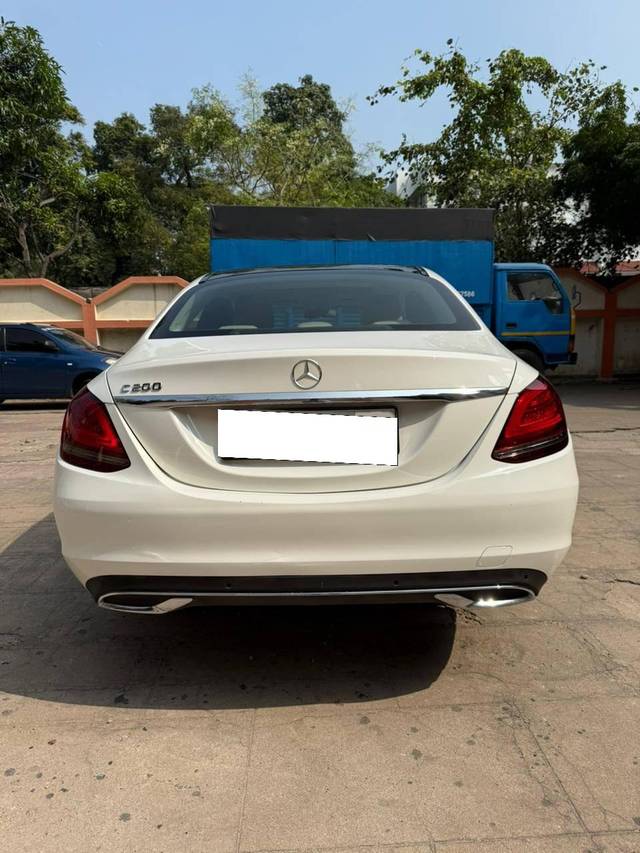 https://images10.gaadi.com/usedcar_image/4335006/original/processed_098cc843fcb4f5825569c835d6400658.jpg?imwidth=6401