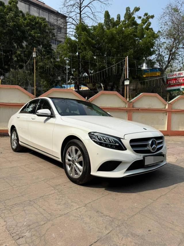 https://images10.gaadi.com/usedcar_image/4335006/original/processed_1456a514f694e49b6a72af0098bfb89c.jpg?imwidth=6400