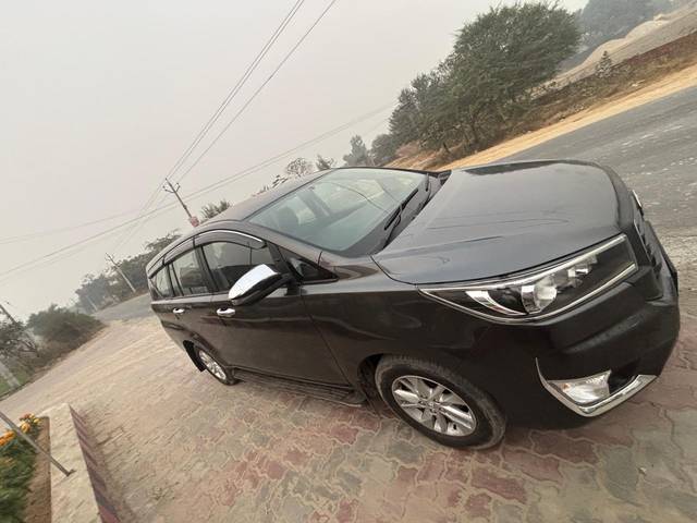 https://images10.gaadi.com/usedcar_image/4335070/original/af5ed10426a3fc78fa6585265ff2ef5c.jpg?imwidth=6400