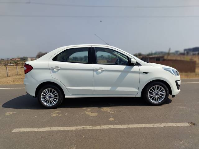 https://images10.gaadi.com/usedcar_image/4335160/original/c7d441012125115a188a97a1837a8555.jpg?imwidth=6401