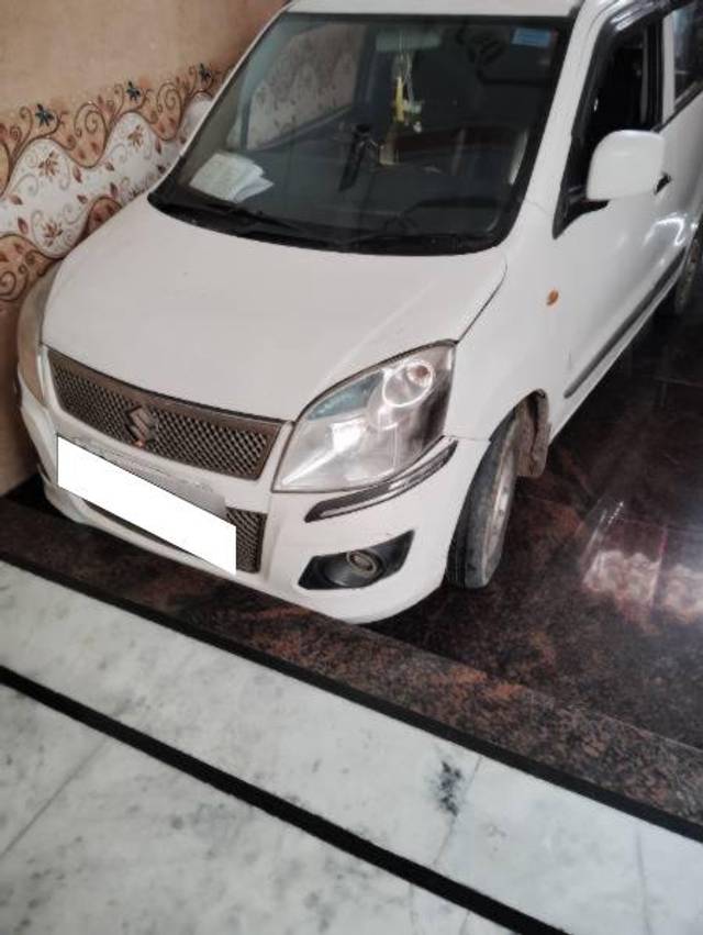 https://images10.gaadi.com/usedcar_image/4335162/original/processed_1650ee5b-89b0-4f8f-8f51-84526ec3c63d.jpg?imwidth=6402