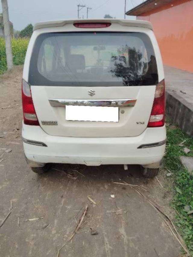 https://images10.gaadi.com/usedcar_image/4335162/original/processed_3a6b7d46-ff2b-443a-87ae-441f9daec8d7.jpg?imwidth=6401