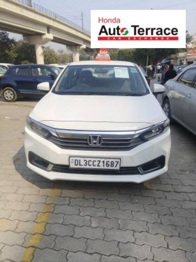 https://images10.gaadi.com/usedcar_image/4335178/original/6c26b6c53a2a348d85b09229374df71f.jpg?imwidth=6400