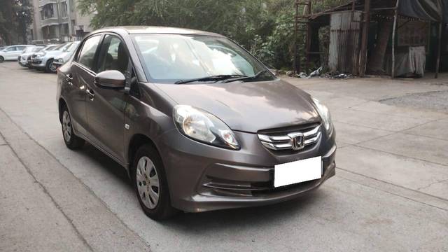 https://images10.gaadi.com/usedcar_image/4335188/original/processed_c548b4838aca00f0f709e4335cc9c40f.jpg?imwidth=6400