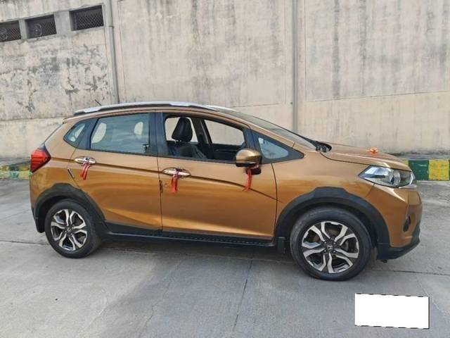 https://images10.gaadi.com/usedcar_image/4335199/original/processed_5c99c9af01d93480412656c6d0ff57d5.jpg?imwidth=6401