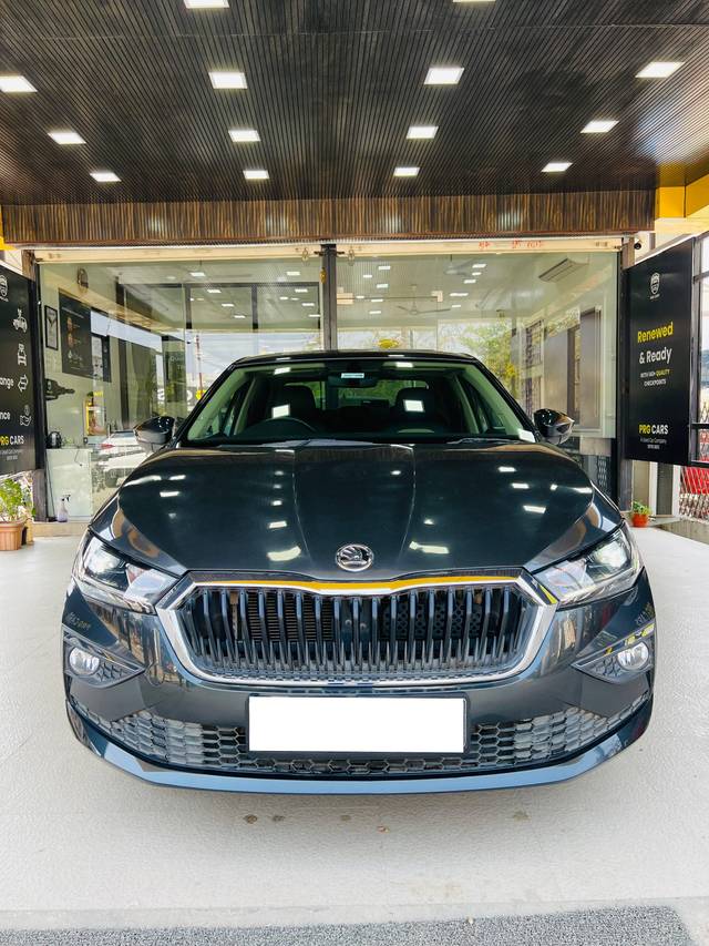 https://images10.gaadi.com/usedcar_image/4335202/original/processed_449814aa45d70e27cd8b98da559c4fe5.JPG?imwidth=6400