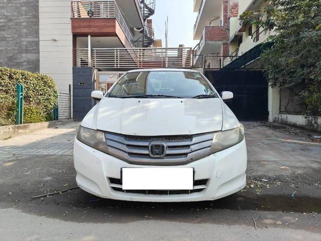 https://images10.gaadi.com/usedcar_image/4335212/original/processed_0f2cb271-f57f-4245-9616-fef13ce00898.jpg?imwidth=6400