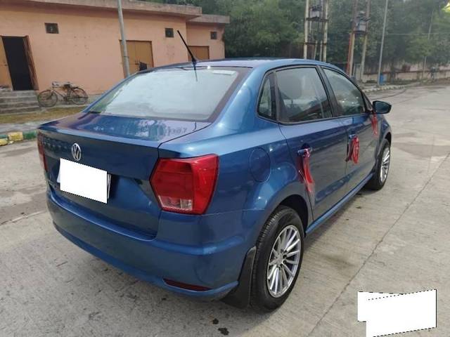 https://images10.gaadi.com/usedcar_image/4335240/original/processed_9d358b682879f490a7fb229d36d58dc8.jpg?imwidth=6402