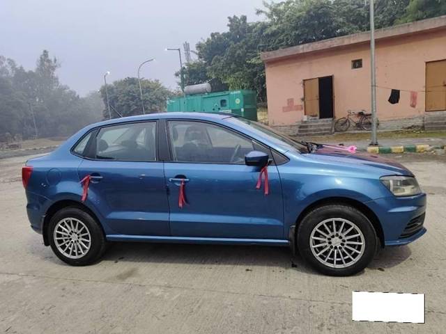 https://images10.gaadi.com/usedcar_image/4335240/original/processed_ccf96ca98e5f663e65b21faeab34a19c.jpg?imwidth=6401