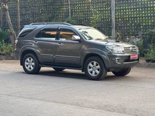 Toyota Fortuner 2009-2011 Toyota Fortuner 3.0 Diesel