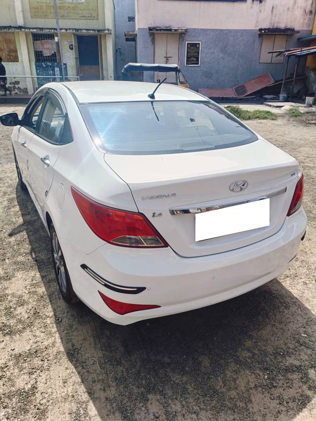 https://images10.gaadi.com/usedcar_image/4335265/original/processed_a3a16a6437e5cc1080c75978fd437858.jpg?imwidth=6402