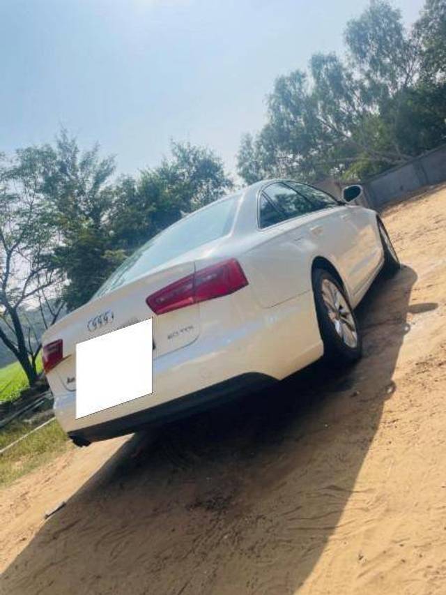 https://images10.gaadi.com/usedcar_image/4335270/original/d218748376f7aaac655c22e8fee5d2c7.jpeg?imwidth=6401