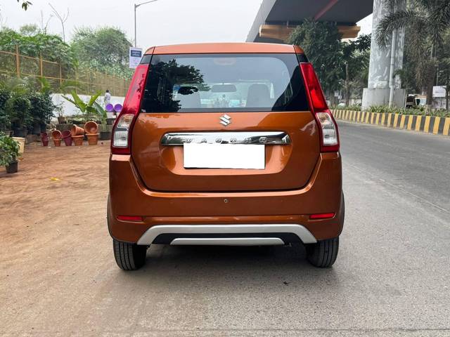 https://images10.gaadi.com/usedcar_image/4335273/original/processed_1df20c3653379843b1620b00ff339e78.jpg?imwidth=6401