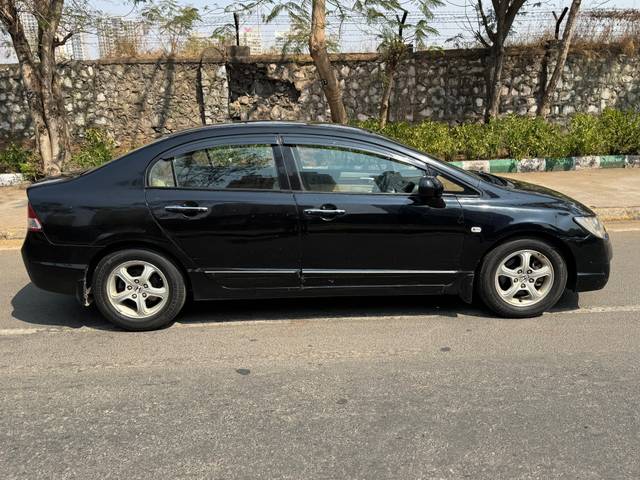 https://images10.gaadi.com/usedcar_image/4335369/original/processed_1315ac972f902bdaee083d178e5bb11a.jpg?imwidth=6401