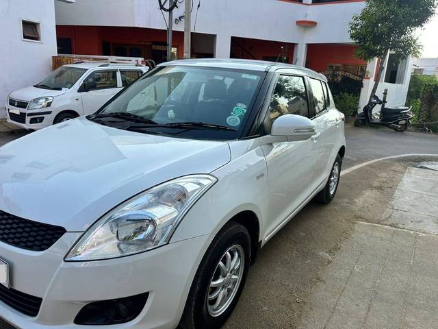 https://images10.gaadi.com/usedcar_image/4335427/original/processed_cff88350bd6cf933584f3317022c0a7d.jpeg?imwidth=6400