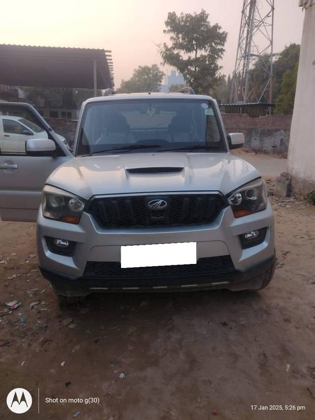 https://images10.gaadi.com/usedcar_image/4335487/original/processed_7d0092f7bdfa44fcd66b908e0afb9519.jpg?imwidth=6400