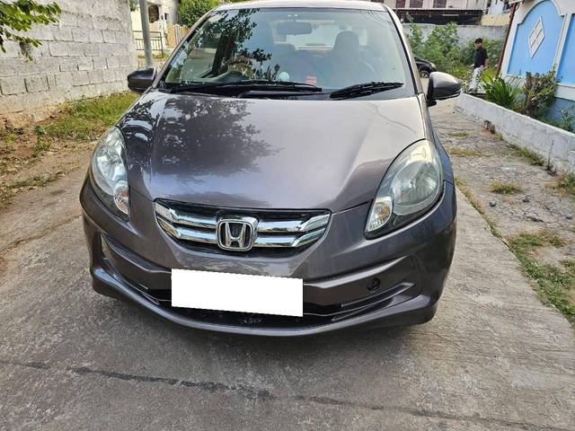 https://images10.gaadi.com/usedcar_image/4335535/original/processed_e99a05ef5c7ea21c2056ae3e3089d802.jpg?imwidth=6402