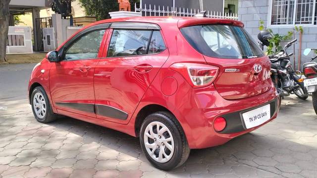 https://images10.gaadi.com/usedcar_image/4335542/original/processed_7dfb5827d6799c79ca1126563381de1f.jpg?imwidth=6402