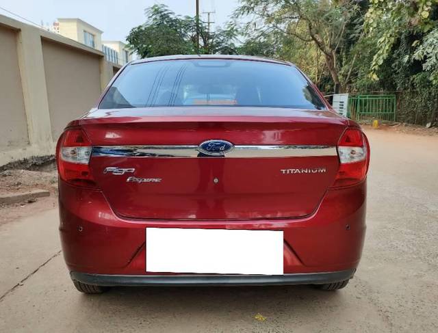 https://images10.gaadi.com/usedcar_image/4335550/original/processed_16504e2d-ae39-4b2c-a3b7-781af9f0a827.jpg?imwidth=6402