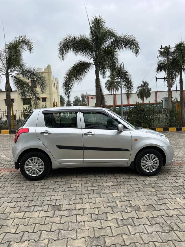 https://images10.gaadi.com/usedcar_image/4335554/original/processed_9d60b0cf1ee9018d47b591073bb11d90.jpg?imwidth=6401