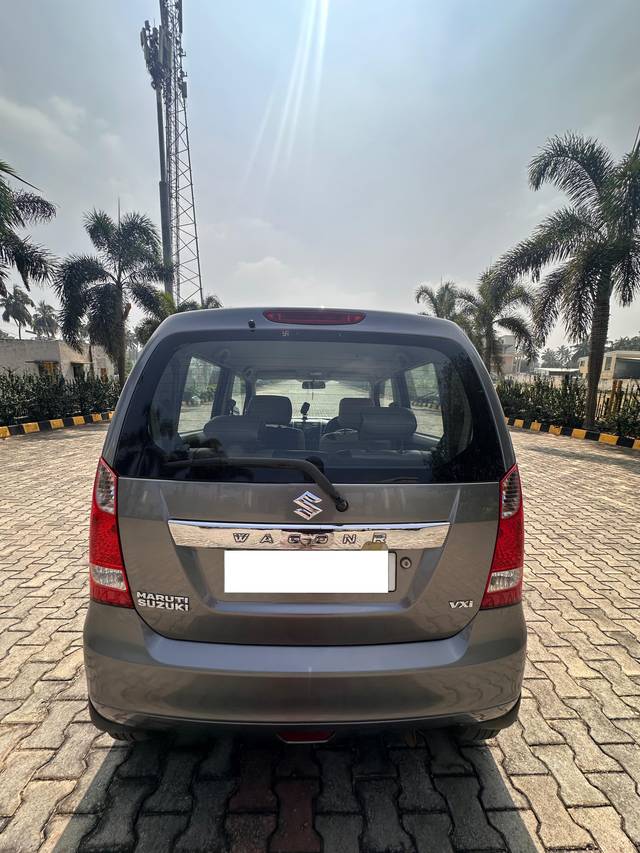 https://images10.gaadi.com/usedcar_image/4335575/original/processed_f72368e3ce94cae58ed31492c642e983.jpg?imwidth=6402