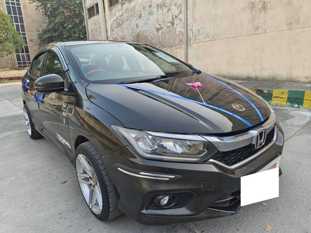 https://images10.gaadi.com/usedcar_image/4335582/original/processed_fcd7fb4c1c5fb852de561d9fcaa8dc86.jpg?imwidth=6400